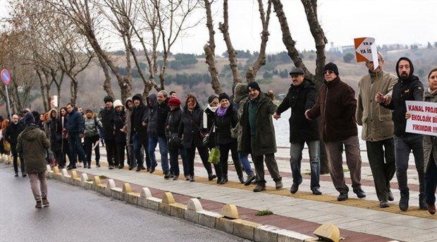 Kanal İstanbul'a karşı insan zinciri