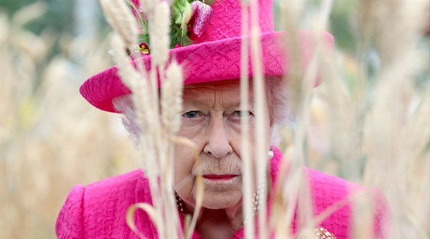 Kraliçe II. Elizabeth, Brexit yasasına onay verdi