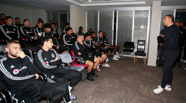 Abdullah Avcı, Beşiktaşlı futbolcularla vedalaştı