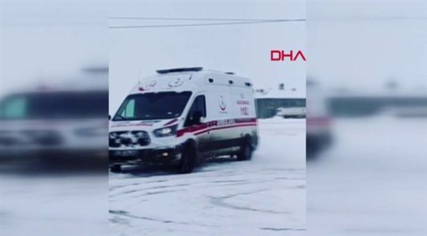 Drift yapan ambulans şoförü görevden alındı