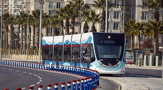 İzmir, tramvayla 100 bin ton karbondioksit emisyonunu engelledi