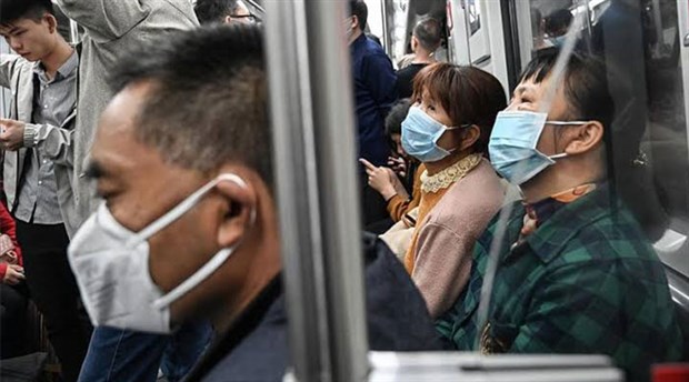Çin'de salgın fırsatçılığı: Maskeye 6 kat fiyat biçtiler!