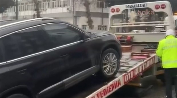 AKP'den Saadet Partisi'ne geçen belediyenin makam aracına el konuldu