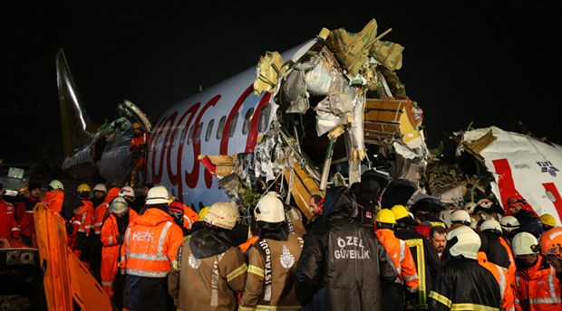CNN Türk, uçak kazasını yorumlayan eski pilotu yayından aldı!