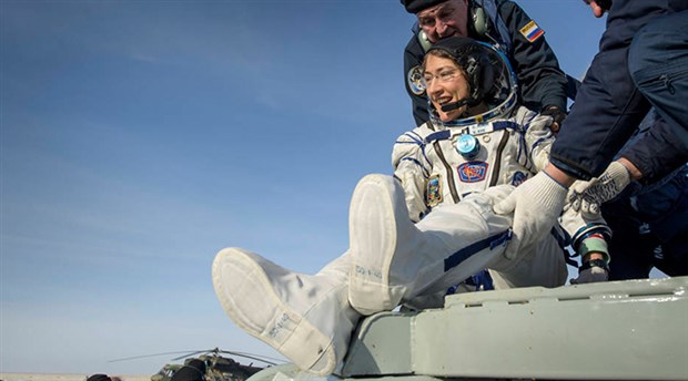 Christina Koch, tek seferde uzayda en fazla kalan kadın astronot unvanını kazandı