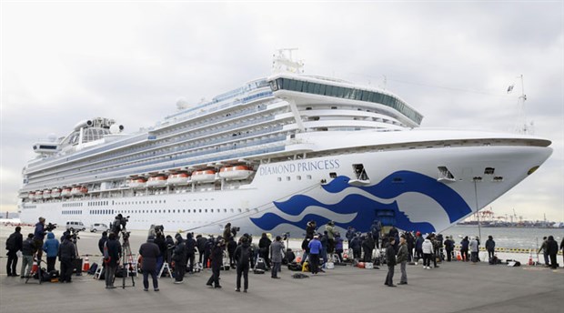 Japonya’daki karantina gemisinde salgın önlenemiyor: 41 yolcuda daha koronavirüs tespit edildi