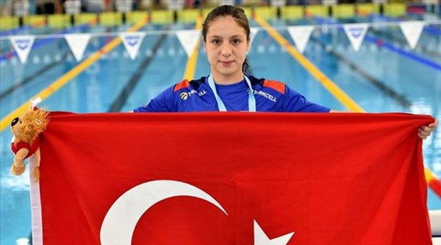Milli yüzücü Merve Tuncel 2020 Tokyo Olimpiyatları'na katılma hakkı kazandı