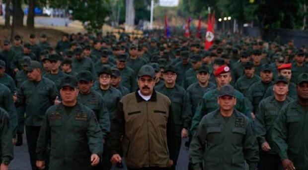 Venezuela'da sivillerin de katıldığı büyük askeri tatbikat