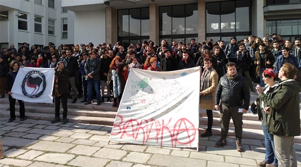 ODTÜ öğrencileri rektörlük önünde toplandı: TGB’lileri ODTÜ’de barındırmayacağız