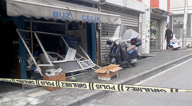 Beyoğlu'nda iş yerinde patlama: 1 kişi yaralandı