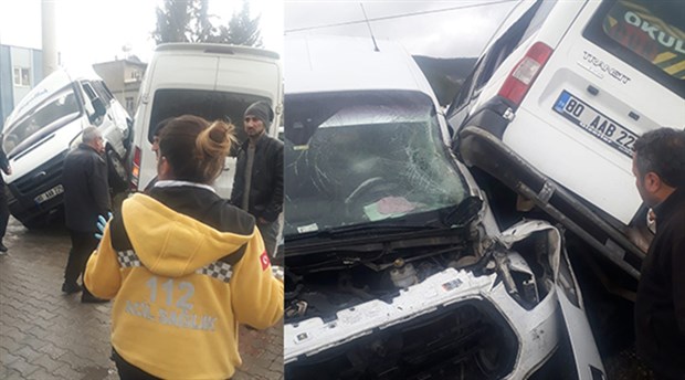 Osmaniye'de öğrenci taşıyan iki minibüs kaza yaptı: 20 yaralı