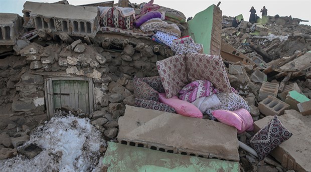 Türkiye-İran sınırında 5,9 büyüklüğünde deprem meydana geldi