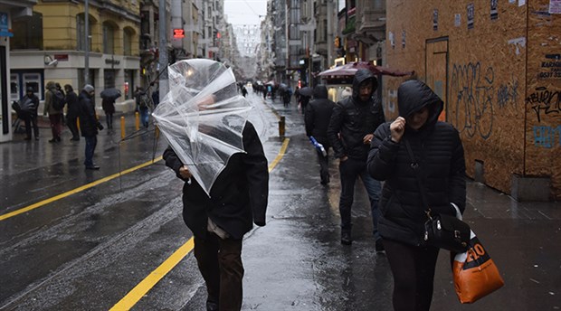 İstanbul'a fırtına ve sağanak uyarısı