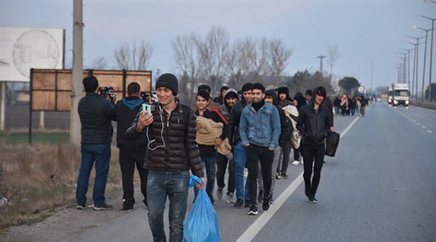 Mülteciler Avrupa sınırlarına yığılıyor