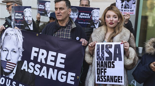Assange’ın davası ertelendi