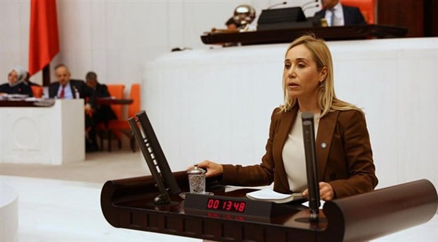 İYİ Parti'den istifa eden Tuba Vural Çokal, AKP'ye geçti