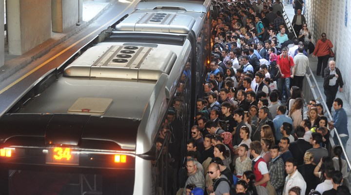 Koronavirüs endişesi: İstanbul’da toplu taşıma kullanımında düşüş sürüyor