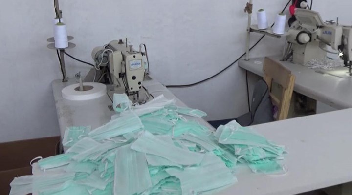 Adana'da kaçak üretilen 330 bin lira değerinde maske ele geçirildi