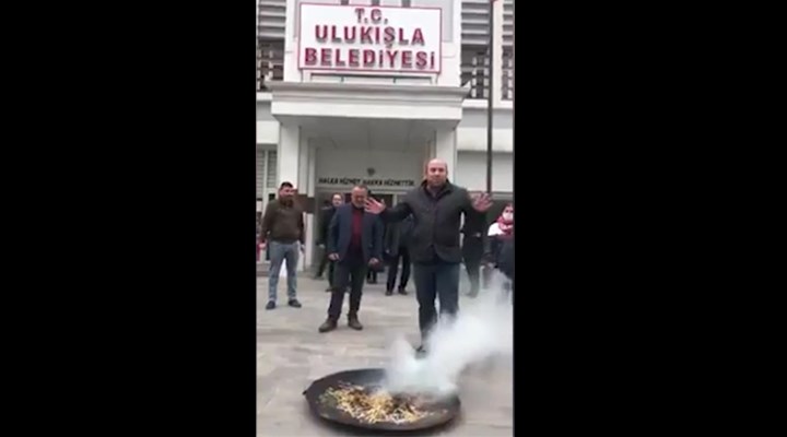 AKP'li belediye koronavirüse karşı tütsü yaktı!