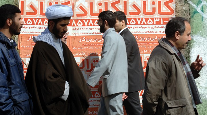 İran’da koronavirüs vakaları düşüyor: Son 2 haftanın en düşük oranı