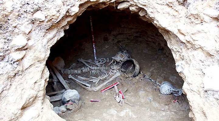 Koronavirüsten ölen kişinin defni sırasında Part İmparatorluğu kalıntısı bulundu