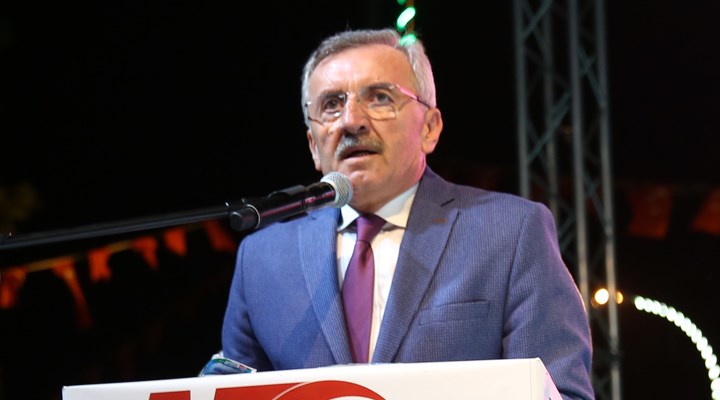 AKP’li Belediye Başkanı, Bakan’a ‘Yazıklar olsun’ deyip toplantıyı terk etti!
