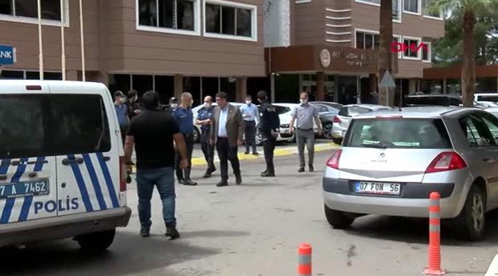 Antalya Esnaf Odaları binasında bomba ihbarı asılsız çıktı