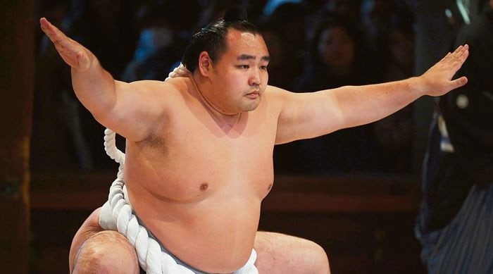 Japon sumo güreşçisi, Covid-19 nedeniyle ölen ilk sporcu oldu