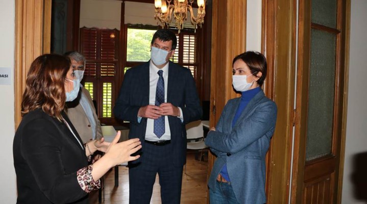 Kaftancıoğlu: İktidarın 5 maske bile dağıtamadığı bir alanda belediyelerimiz derman oluyor
