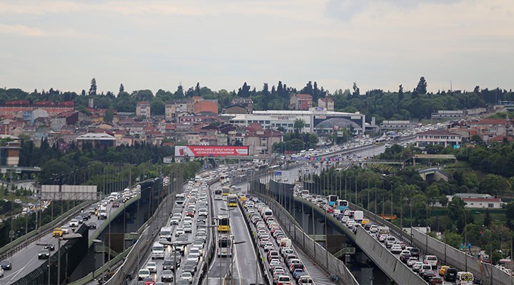 İstanbul'da trafik bazı noktalarda durma noktasına geldi