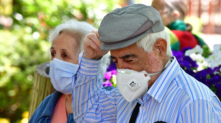 Emekliler maske ve dezenfektan bile alamıyor