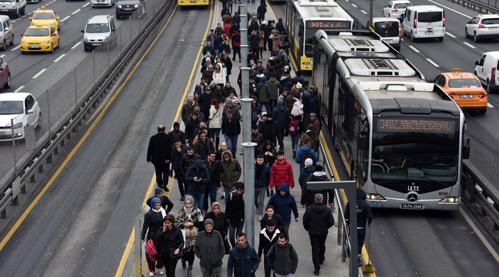 İstanbul Valiliği’nden koronavirüsün yolcu davranışı ve ulaştırma sistemine etkisiyle ilgili anket