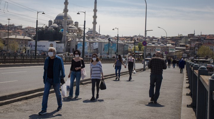 Türkiye'de koronavirüs salgınında son 24 saat: 19 can kaybı, 989 yeni vaka