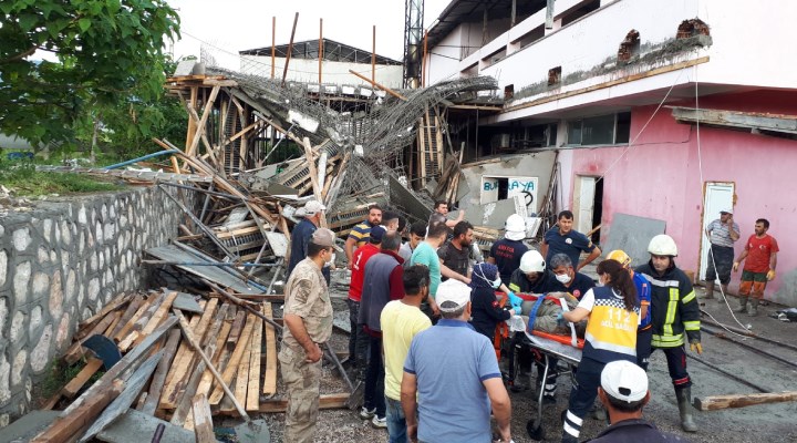 Amasya'da inşaat halindeki bina çöktü: 4 işçi yaralandı