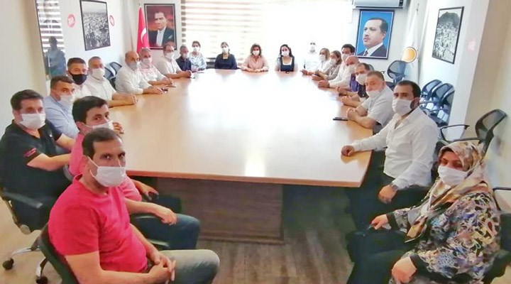 Kamu kurumlarının müdürleri AKP ilçe teşkilatını ziyaret etti: CHP'den tepki