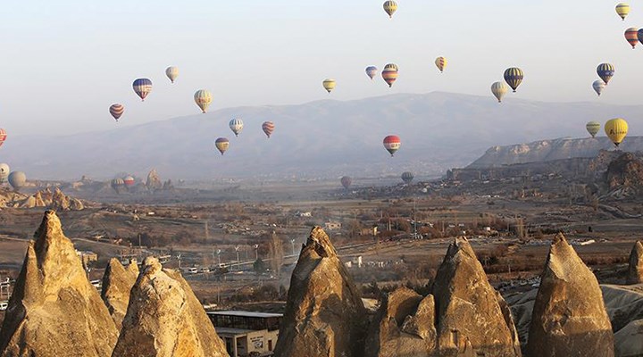 Kapadokya'da sıcak hava balonu turları, bir kez daha ertelendi