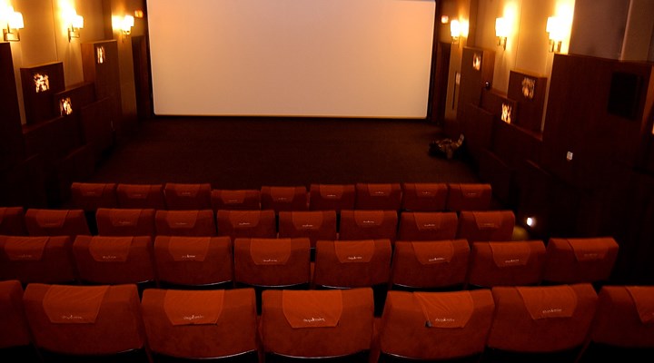 TMMOB'den bugün açılan sinema tiyatro ve düğün salonları için uyarı