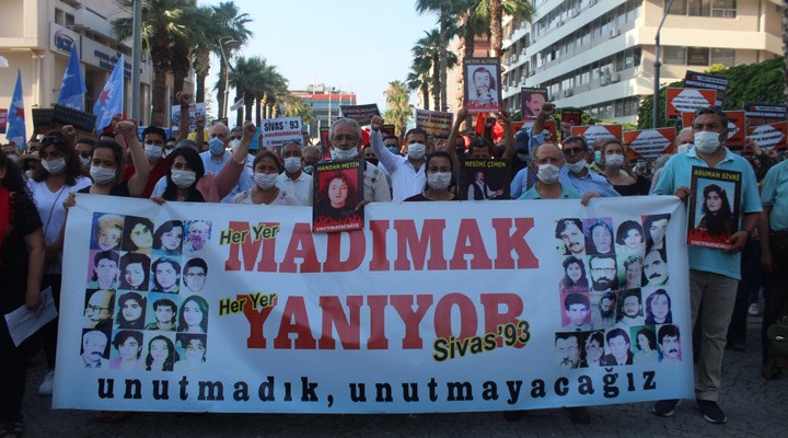 İzmir'de Sivas Katliamı anması: 'Sivas planlı bir katliamdı'