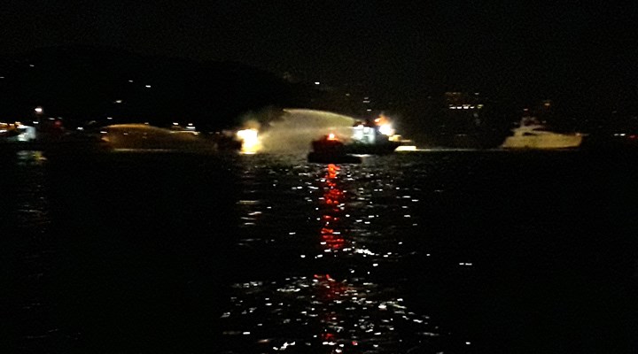 Bebek açıklarında bir teknede yangın çıktı