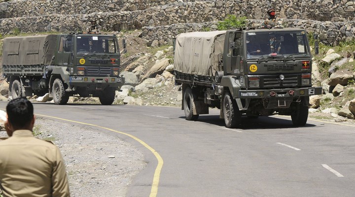 Hindistan’ın Çin ile çatışmanın yaşandığı Ladakh'taki hava üssünde hareketlilik