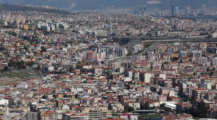 İzmir için deprem hazırlığı uyarısı: 'Yapı stoku yaş anlamında miadını doldurdu'