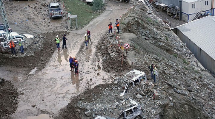 Artvin'de sel felaketi: 4 kişi hayatını kaybetti