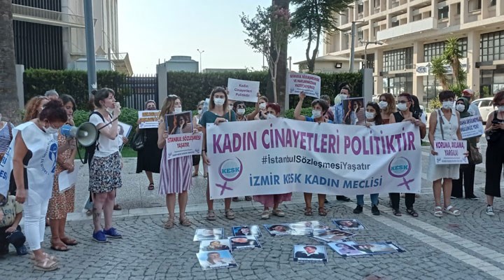 İzmir'de kadınlar İstanbul Sözleşmesi için sokağa çıktı