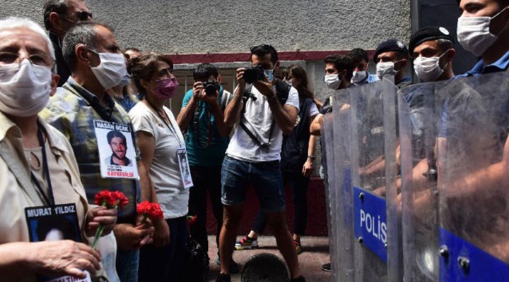Cumartesi Anneleri’nin 800. haftasında polis engeli: 3 gözaltı