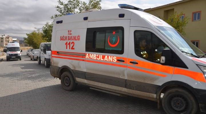 Hakkari'de minibüs şarampole yuvarlandı: 6 kişi hayatını kaybetti