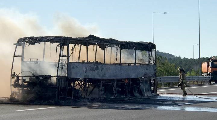 Kuzey Marmara Otoyolu'ndaki otobüs yangını söndürüldü