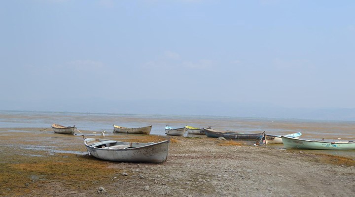 Marmara Gölü'nde su seviyesi sıfırlandı