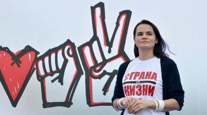 Muhalefetin adayı Tihanovskaya, Belarus'u terk etti
