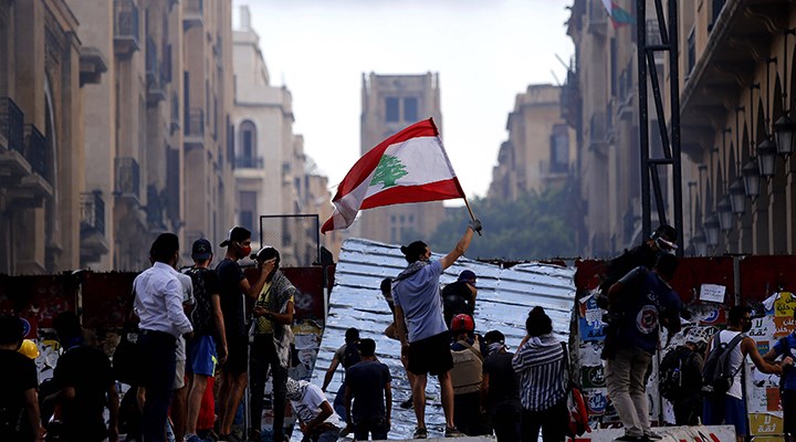 Beyrut'ta 15 günlük olağanüstü hal ilan edildi