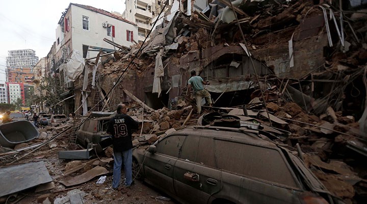 Patlama sonrası birçok kişinin akıbeti belirsiz: Lübnan kayıplarını arıyor